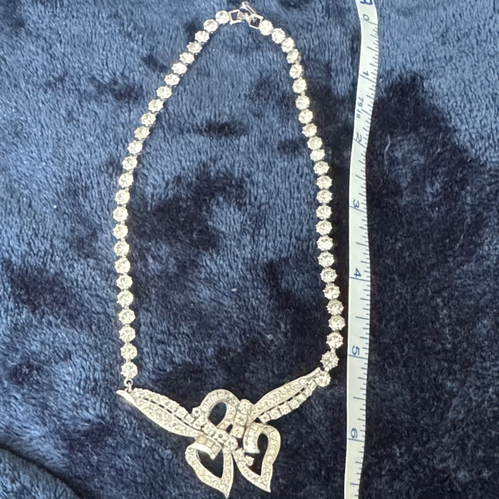 Dazzling Silver Necklace with Crystal Details